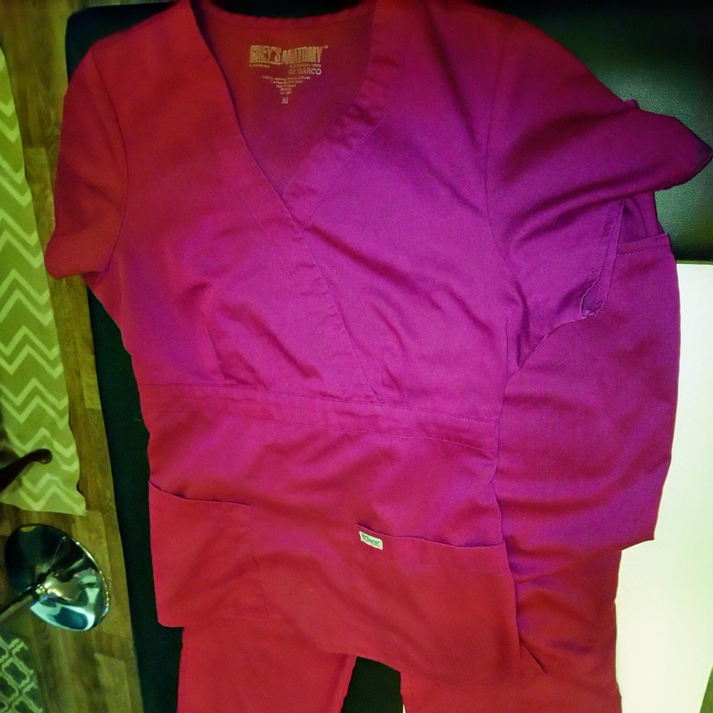 Small and medium greys anatomy scrub set